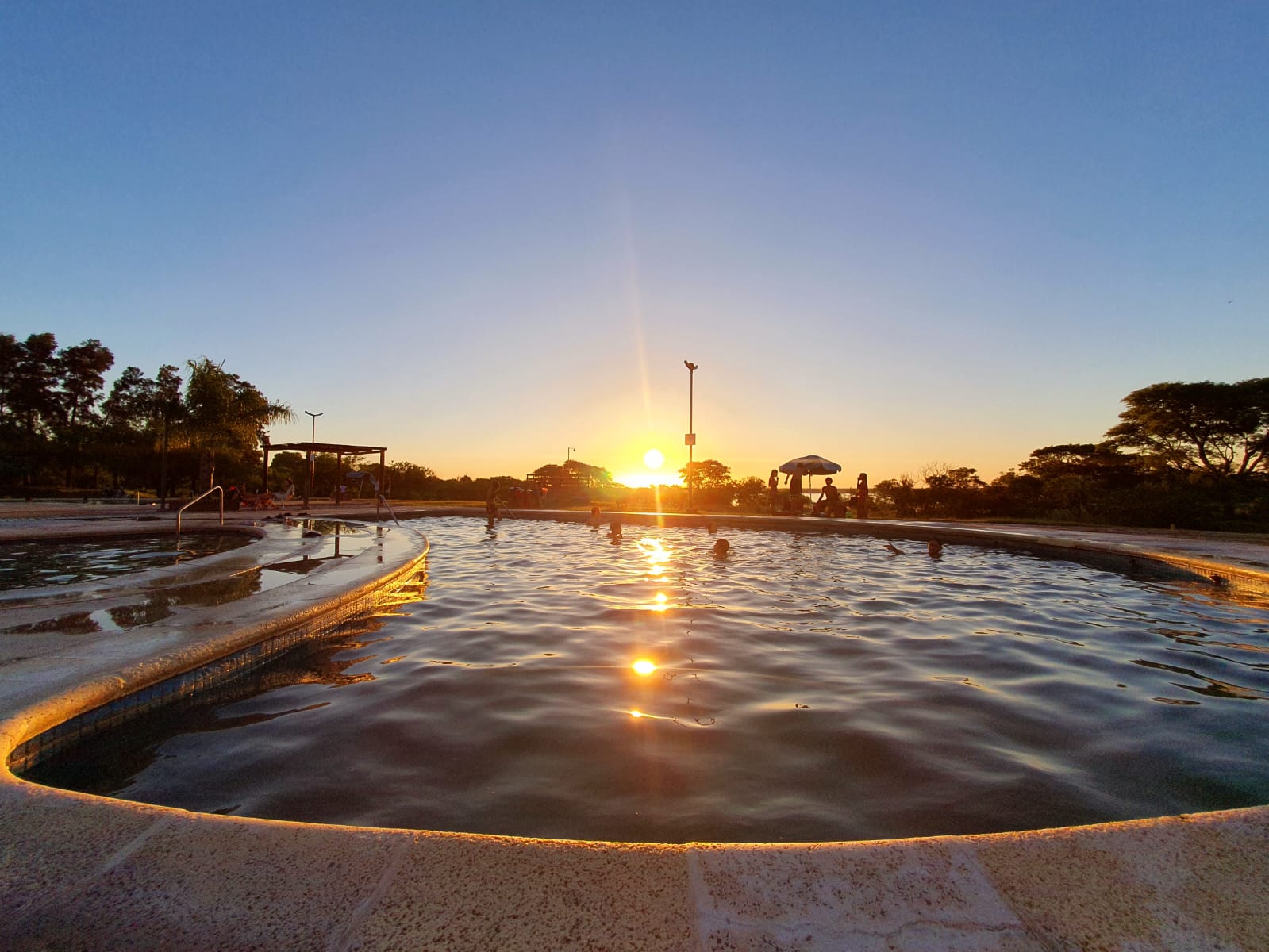 Termas La Paz: tras el verano, dejan de funcionar las piletas de agua fría